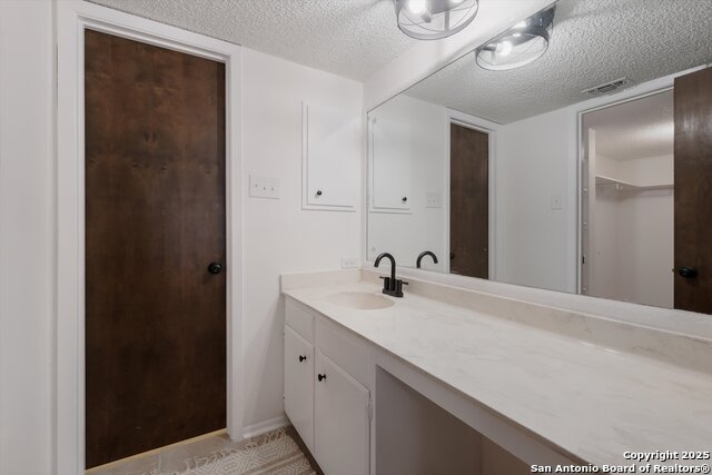 Image 12 of 19 For 11303 Vance Jackson B3