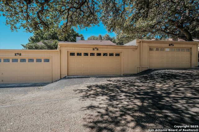 Image 19 of 19 For 11303 Vance Jackson B3