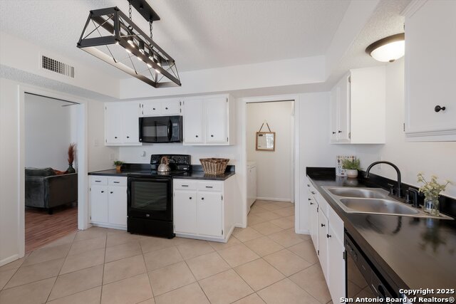 Image 9 of 19 For 11303 Vance Jackson B3