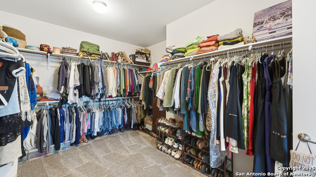 Image 17 of 46 For 820 Silverberry