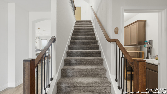 Image 27 of 46 For 820 Silverberry