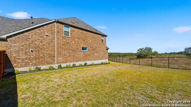 Image 36 of 46 For 820 Silverberry