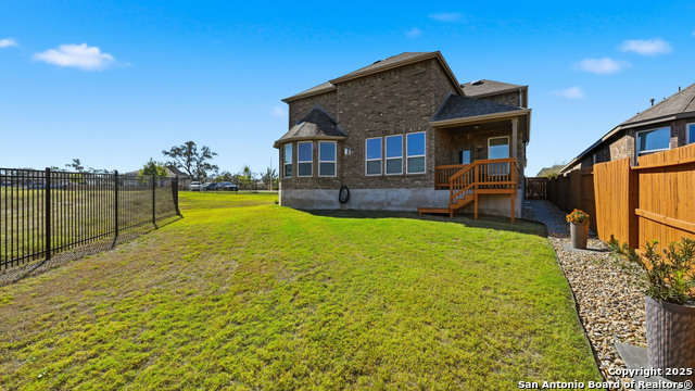 Image 37 of 46 For 820 Silverberry