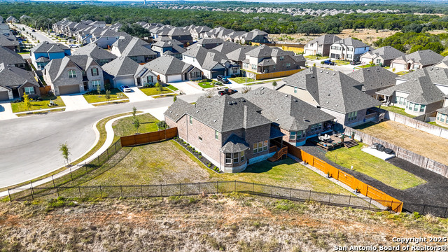 Image 40 of 46 For 820 Silverberry