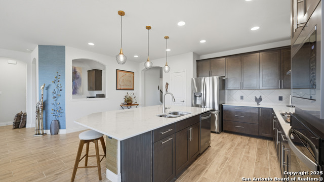 Image 7 of 46 For 820 Silverberry