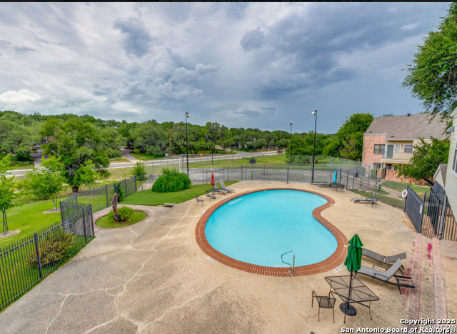 Image 8 of 9 For 11610 Vance Jackson  1105