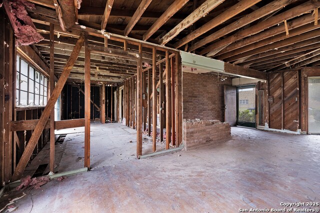 Image 4 of 6 For 315 Blue Bonnet St