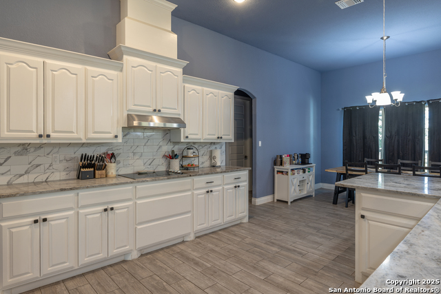 Image 15 of 35 For 355 Shannon Ridge Dr