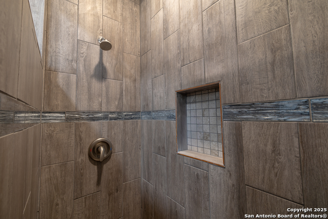 Image 22 of 35 For 355 Shannon Ridge Dr