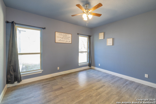 Image 25 of 35 For 355 Shannon Ridge Dr