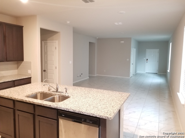 Image 5 of 23 For 6123 Longhurst