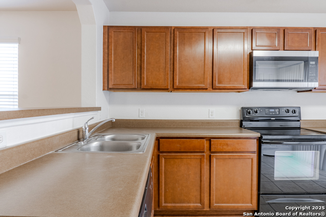 Image 11 of 27 For 130 Palazzo Torre