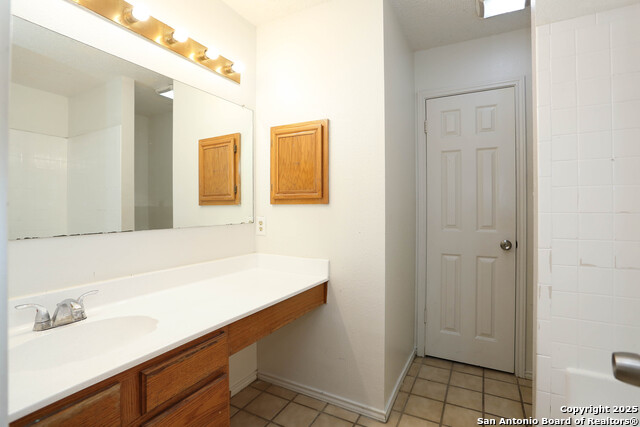 Image 16 of 20 For 11009 Almond Prk