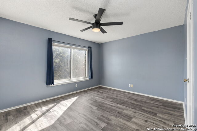 Image 23 of 40 For 3315 Glacier Lake