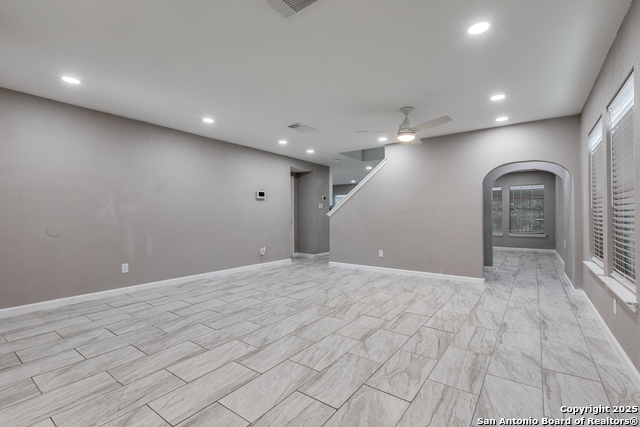 Image 5 of 25 For 338 Territory Oak