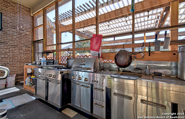 Image 25 of 31 For 12822 Florianne