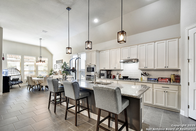 Image 8 of 31 For 12822 Florianne