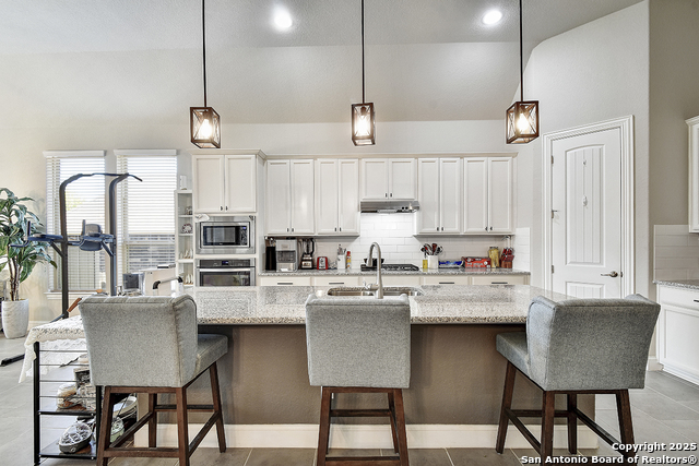 Image 9 of 31 For 12822 Florianne