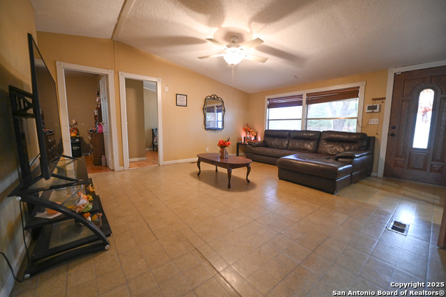 Image 6 of 21 For 42 Mobile Rd