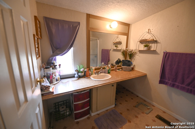 Image 8 of 21 For 42 Mobile Rd