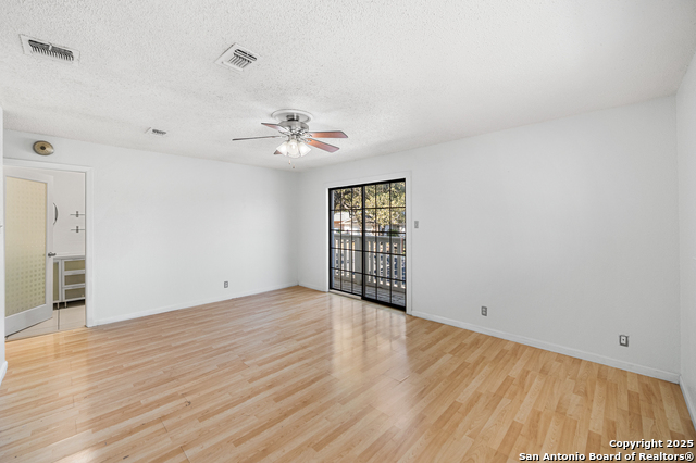 Image 17 of 46 For 6102 Woodmoor