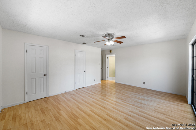 Image 18 of 46 For 6102 Woodmoor