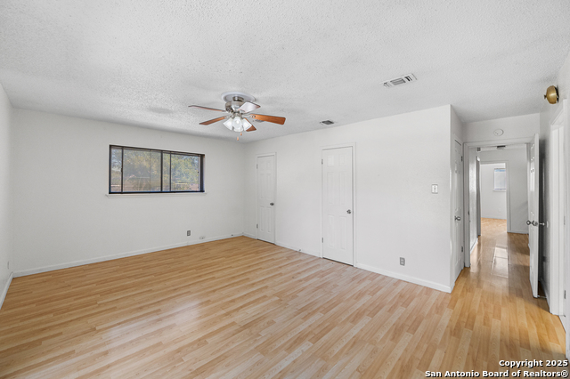 Image 19 of 46 For 6102 Woodmoor