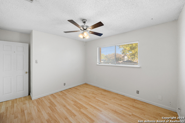 Image 22 of 46 For 6102 Woodmoor