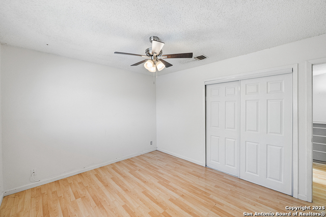 Image 23 of 46 For 6102 Woodmoor