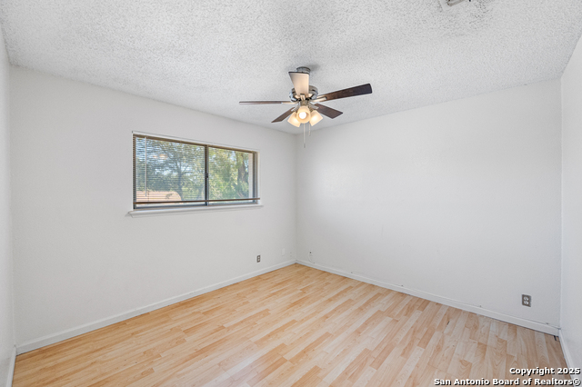 Image 24 of 46 For 6102 Woodmoor