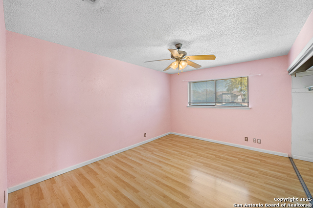 Image 32 of 46 For 6102 Woodmoor