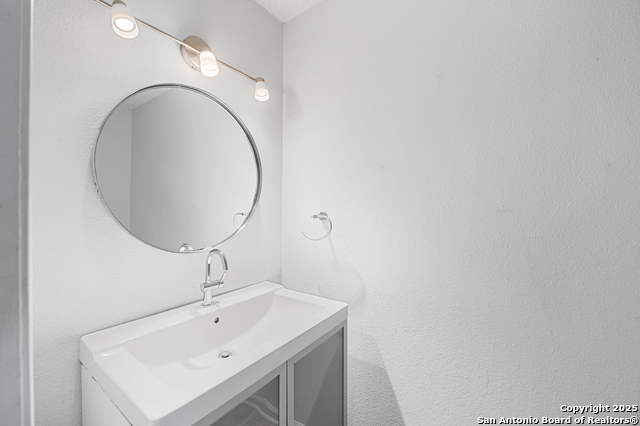 Image 34 of 46 For 6102 Woodmoor