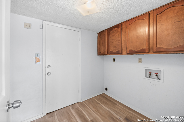 Image 37 of 46 For 6102 Woodmoor