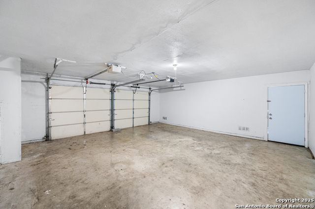 Image 38 of 46 For 6102 Woodmoor