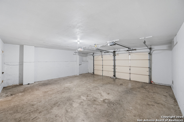 Image 39 of 46 For 6102 Woodmoor