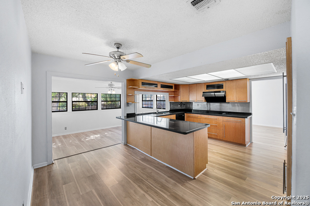 Image 8 of 46 For 6102 Woodmoor