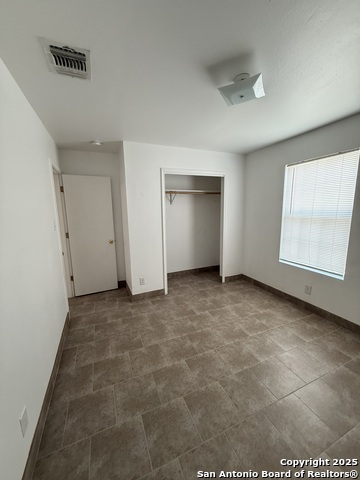 Image 12 of 18 For 118 Drury Ln