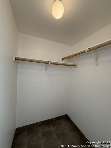 Image 13 of 18 For 118 Drury Ln