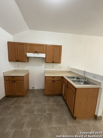 Image 6 of 18 For 118 Drury Ln