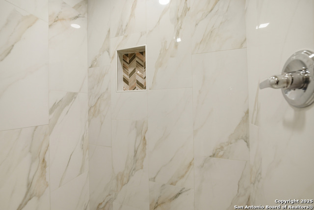 Image 10 of 12 For 425 Wright E