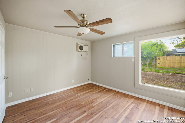 Image 8 of 12 For 425 Wright E