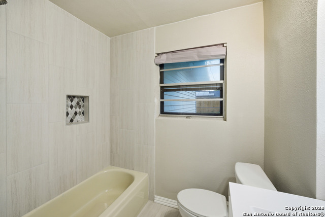 Image 9 of 12 For 425 Wright E