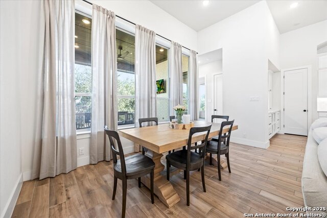 Image 18 of 47 For 2141 Glendon