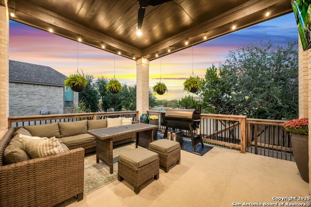 Image 26 of 47 For 2141 Glendon