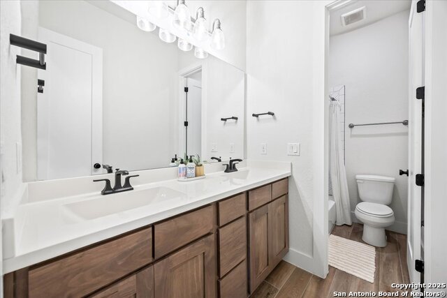 Image 32 of 47 For 2141 Glendon