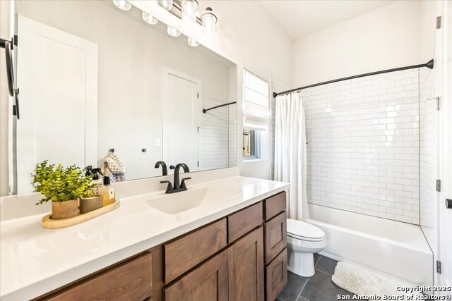 Image 34 of 47 For 2141 Glendon