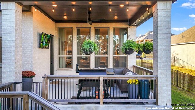 Image 38 of 47 For 2141 Glendon