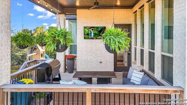 Image 39 of 47 For 2141 Glendon