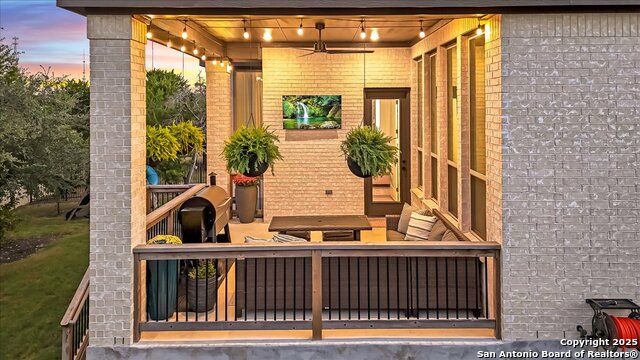 Image 40 of 47 For 2141 Glendon