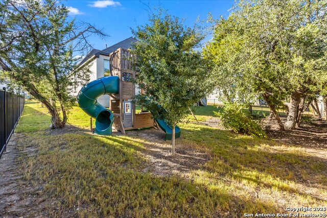 Image 42 of 47 For 2141 Glendon